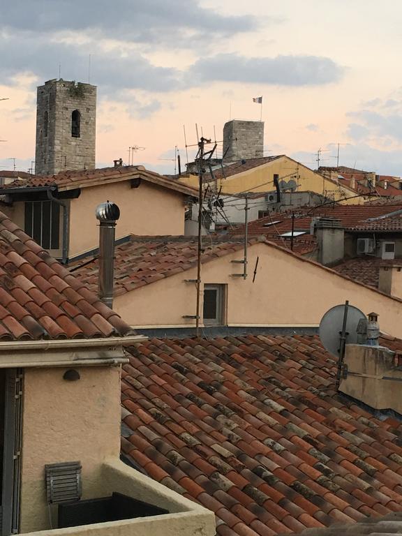Light Filled Penthouse In Old Antibes. Heart Of The Riviera公寓 外观 照片